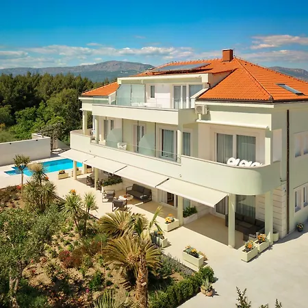 Luxury Apartments Villa Klara Frühstückspension 5*