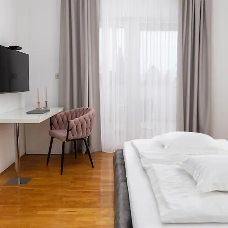 Bed & Breakfast Luxury Apartments Villa Klara 5*