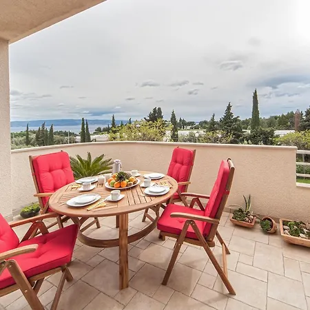 Luxury Apartments Villa Klara Bed & Breakfast 5*