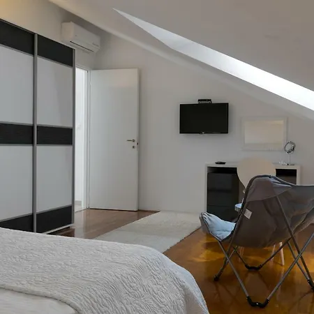 Bed & Breakfast Luxury Apartments Villa Klara 5*