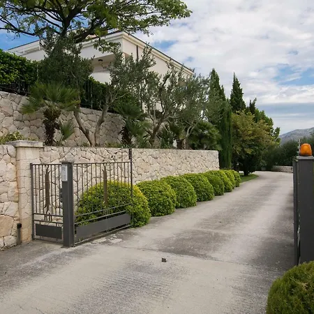 Luxury Apartments Villa Klara Bed & Breakfast