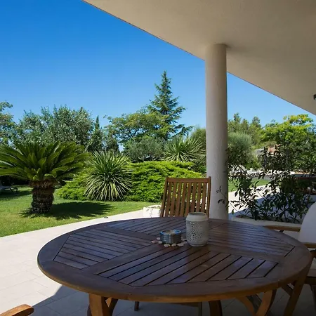 Luxury Apartments Villa Klara Bed & Breakfast 5*