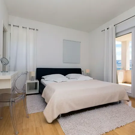 Bed & Breakfast Luxury Apartments Villa Klara