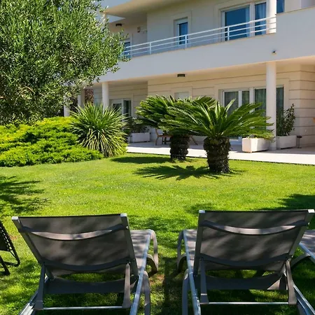 Bed & Breakfast Luxury Apartments Villa Klara 5*