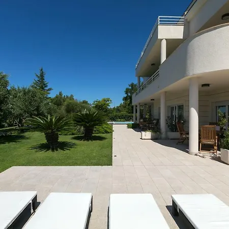 Luxury Apartments Villa Klara Bed & Breakfast