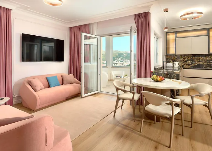 לינה וארוחת בוקר Luxury Klara ספליט