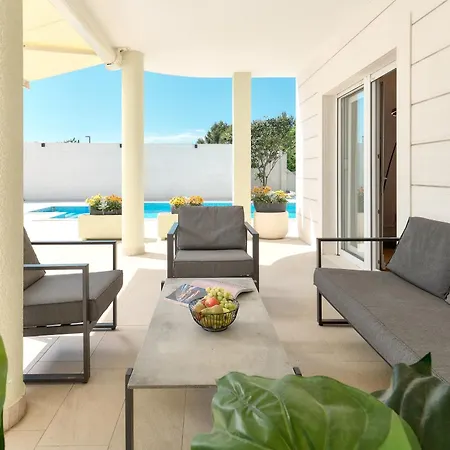 לינה וארוחת בוקר Luxury Klara ספליט